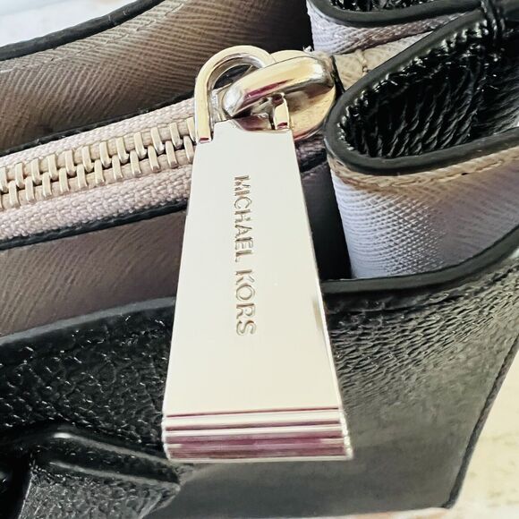 MICHAEL KORS STUDIO Mercer Black Leather Large Convertible Tote Bag - Picture 8 of 12